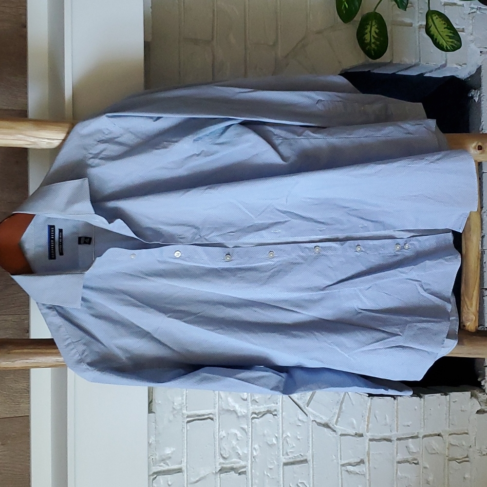Men's blue Geoffrey Beene casual button down shirt. Neck 17, 34 by 35